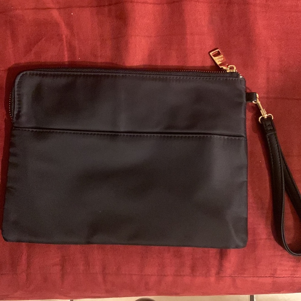 • Wristlet - Picture 3 of 4